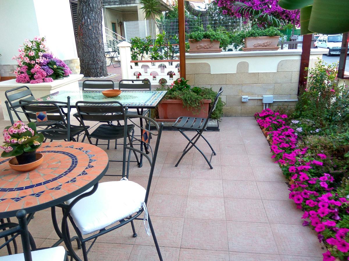 Le Camelie Bed & Breakfast Marina di Ginosa Exterior foto