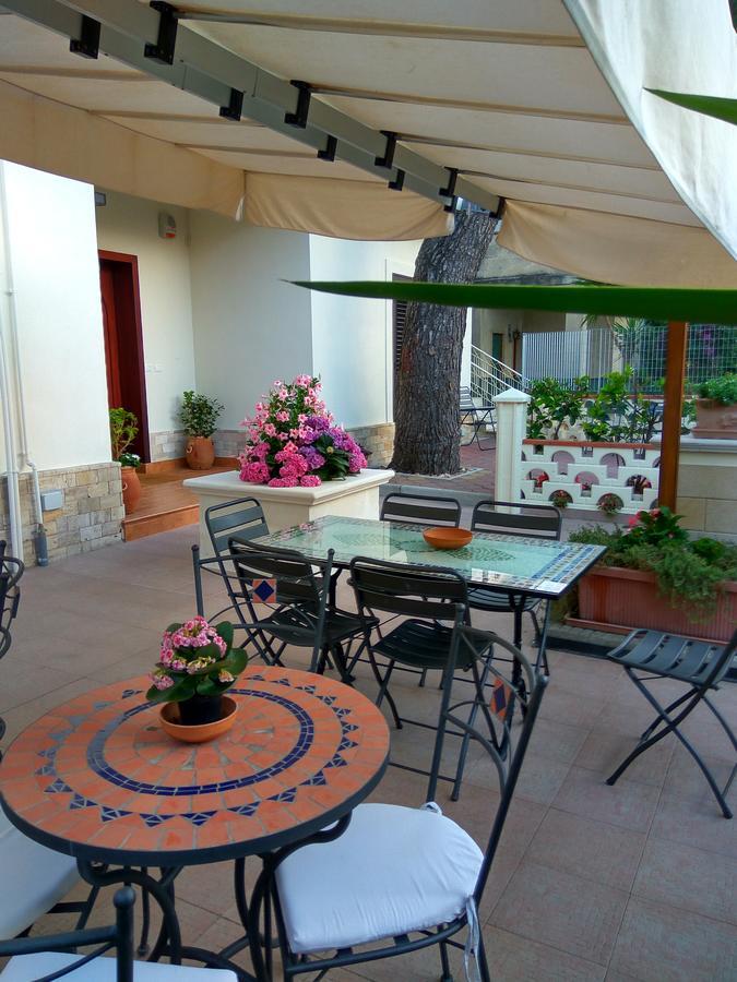 Le Camelie Bed & Breakfast Marina di Ginosa Exterior foto